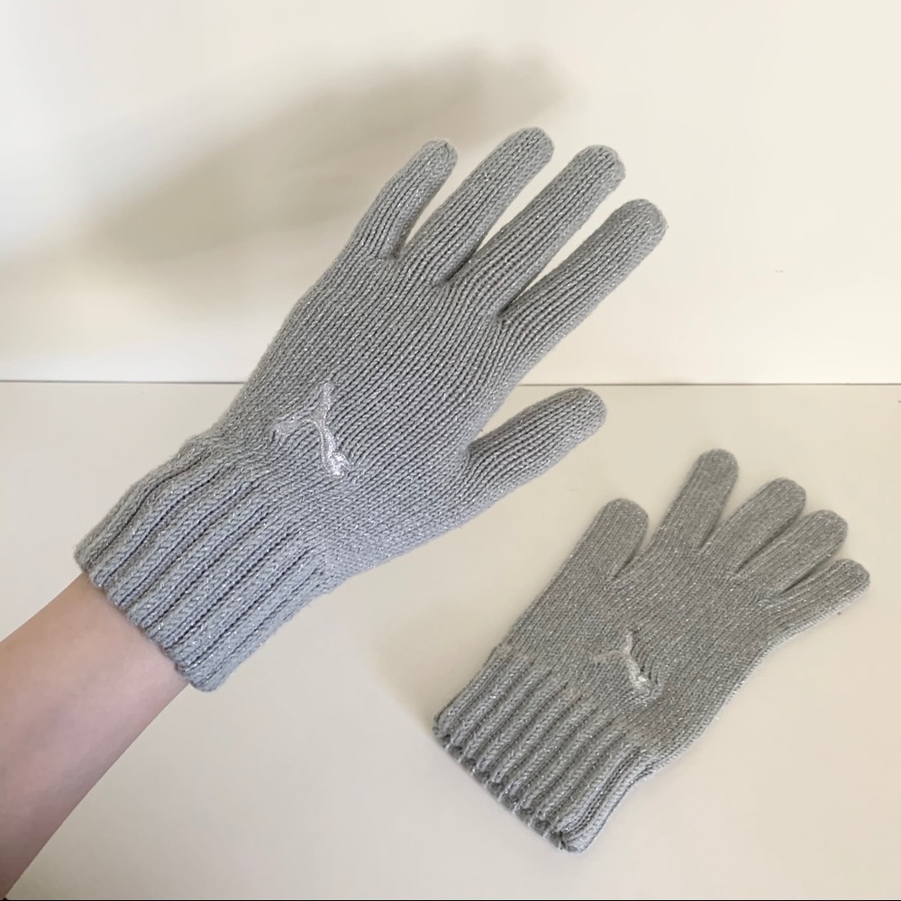 NWOT Vintage Puma Metallic silver gloves